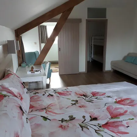 Bed & Breakfast De Fruithoeve 4*